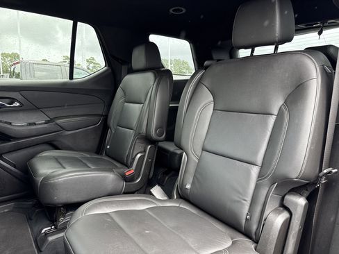 Used 2022 Chevrolet Traverse LT FWD image 29
