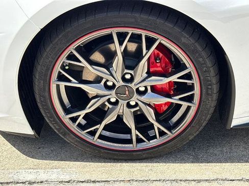 Used 2024 Chevrolet Corvette Stingray Preferred Cpe w/ Body-Color Dual Roof Package RWD image 11