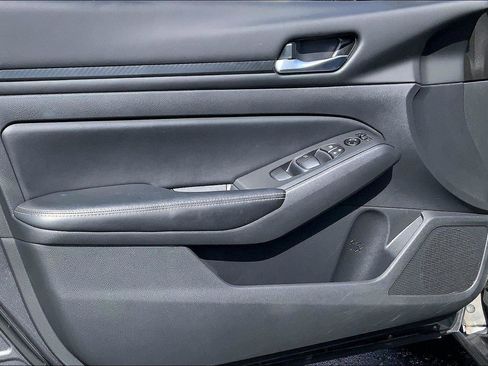 Used 2024 Nissan Altima 2.5 SV image 20