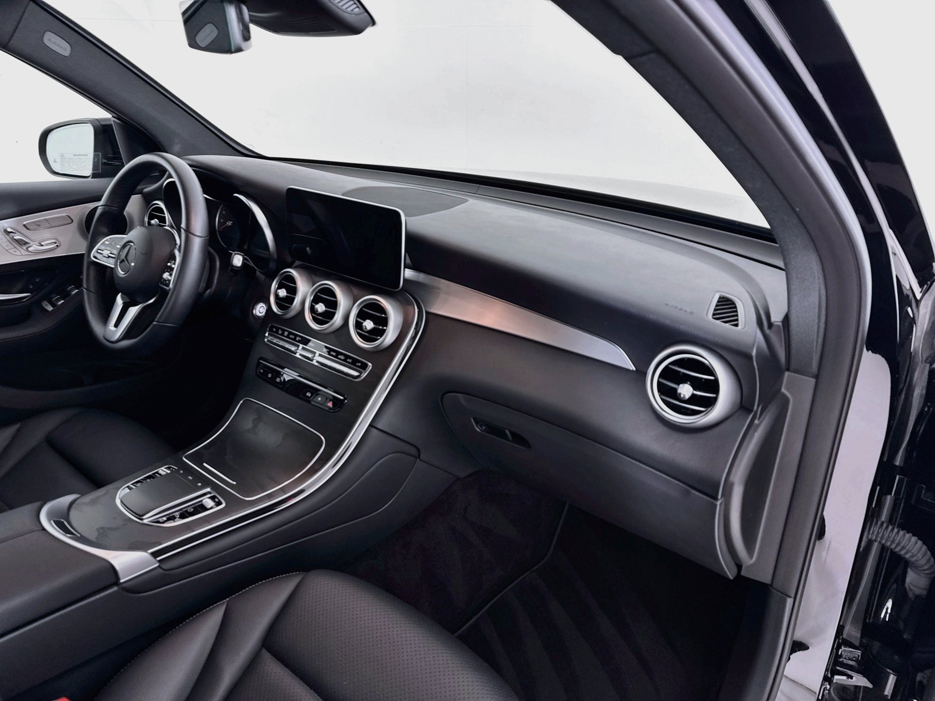 Certified 2022 Mercedes-Benz GLC 300 image 30