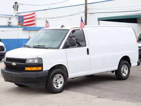 Used 2021 Chevrolet Express 2500 w/ Driver Convenience Package image 5