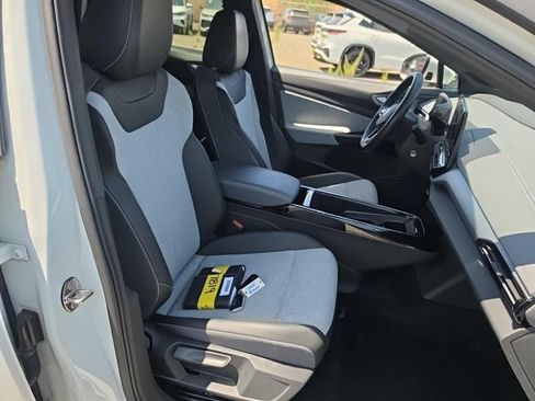 Used 2023 Volkswagen ID.4 Pro AWD/4WD image 5
