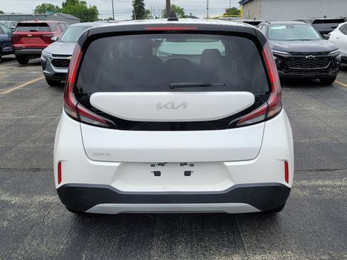 Used 2024 Kia Soul LX w/ Option Group 015 FWD image 5