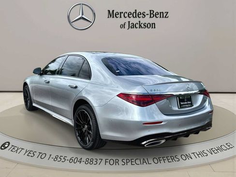 Used 2025 Mercedes-Benz S 580 4MATIC Sedan image 3
