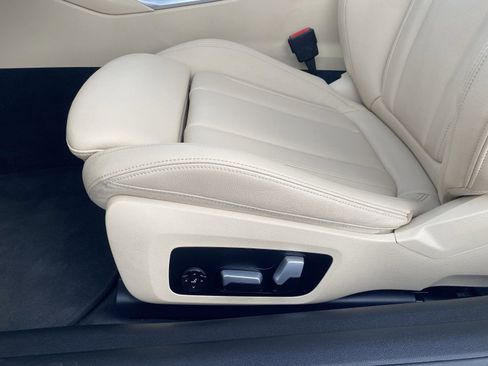 Used 2021 BMW 430i Coupe w/ Convenience Package image 22