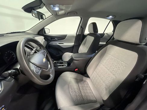Used 2023 Chevrolet Equinox LS w/ Midnight Edition FWD image 3