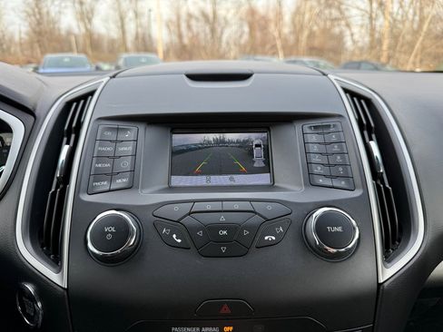 Used 2017 Ford Edge SEL image 33