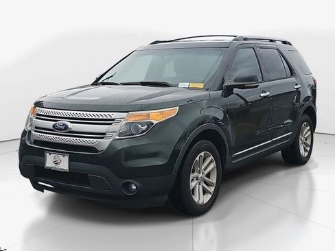 Used 2013 Ford Explorer XLT image 9