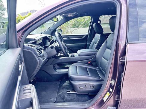 Certified 2024 GMC Acadia Elevation AWD/4WD image 2