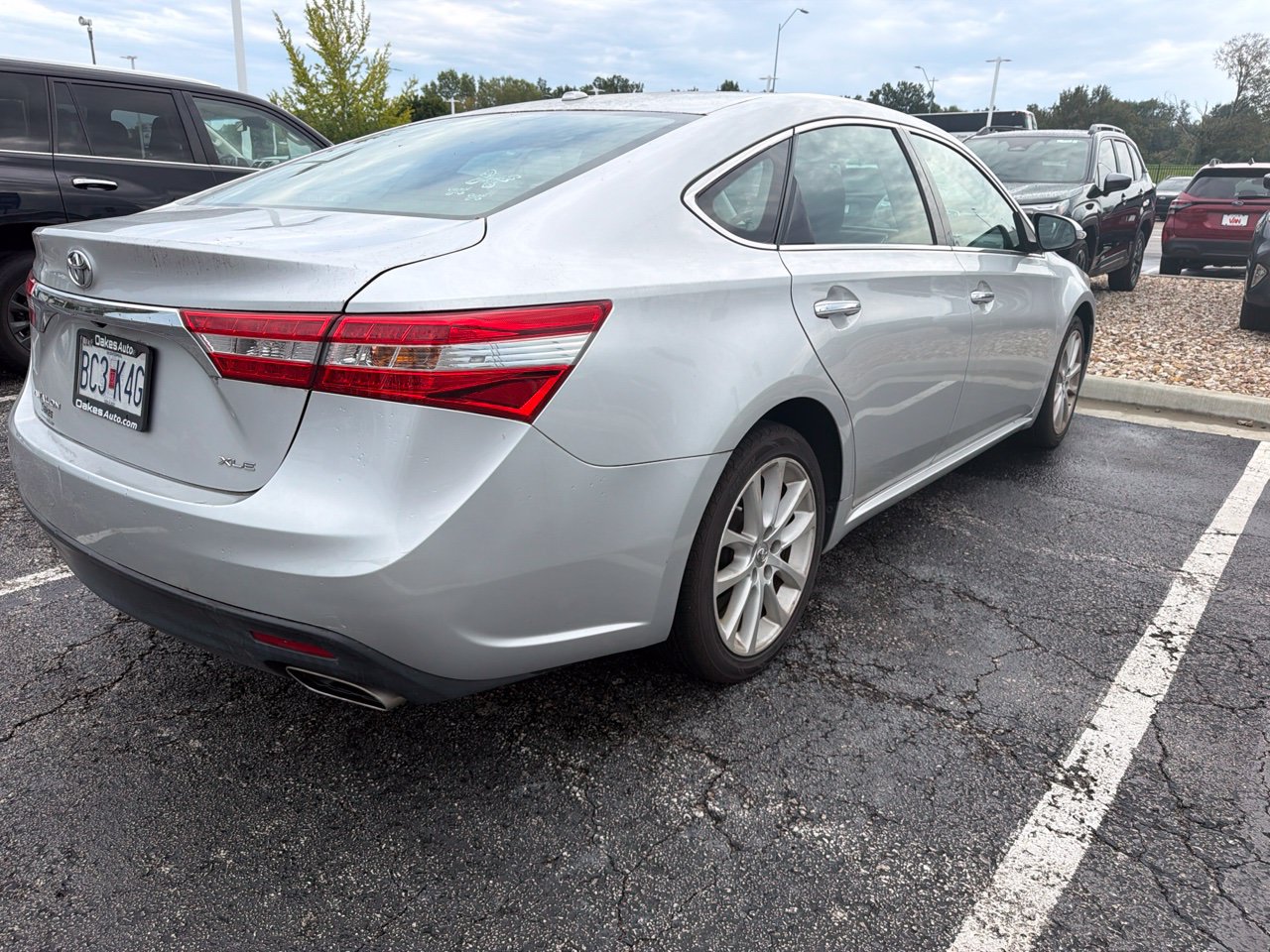 Used 2013 Toyota Avalon XLE Touring FWD image 4