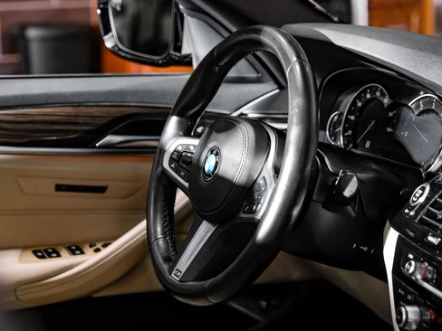 Used 2019 BMW 540i xDrive AWD/4WD image 13