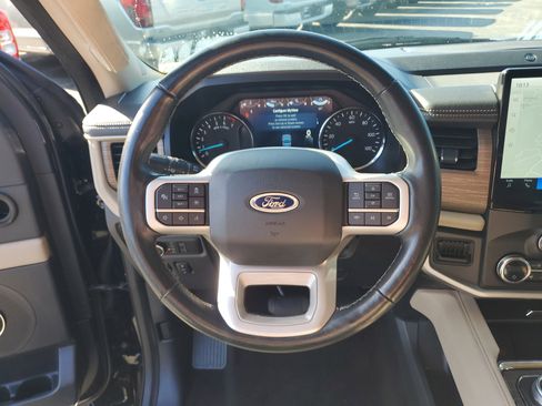 Used 2022 Ford Expedition Max Limited image 28