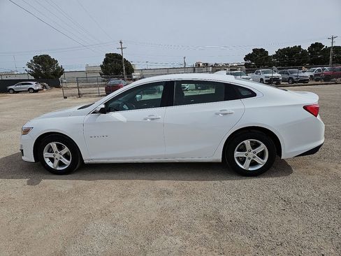 Used 2024 Chevrolet Malibu LT image 3