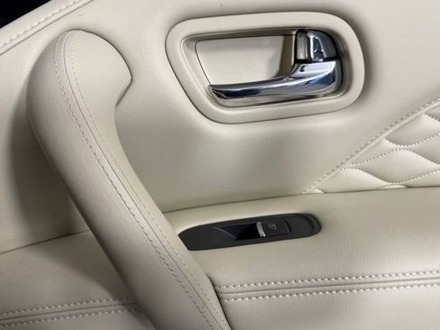 Used 2024 INFINITI QX80 Sensory AWD/4WD image 31