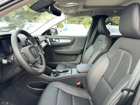 New 2026 Volvo XC40 B5 Core image 12