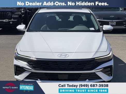 Certified 2025 Hyundai Elantra SEL FWD image 2