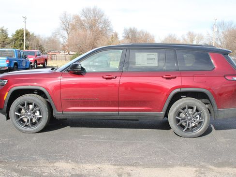 New 2025 Jeep Grand Cherokee L Limited image 37