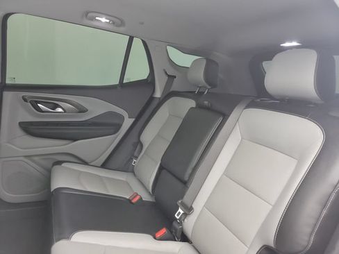 Used 2024 GMC Terrain SLT FWD image 13
