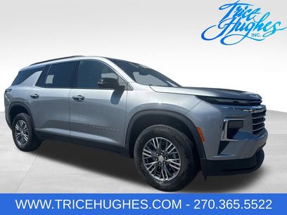 Used 2025 Chevrolet Traverse LT