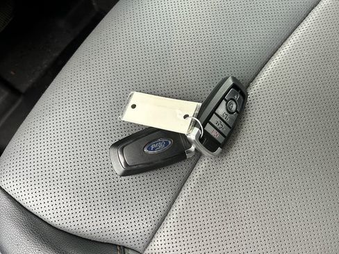 Used 2022 Ford F150 Lightning Lariat AWD/4WD image 33