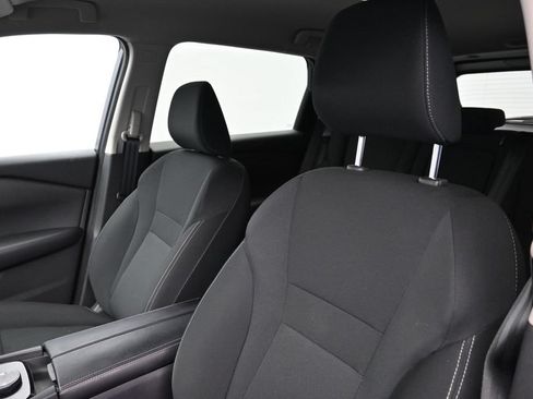 Used 2025 Nissan Rogue S AWD/4WD image 10