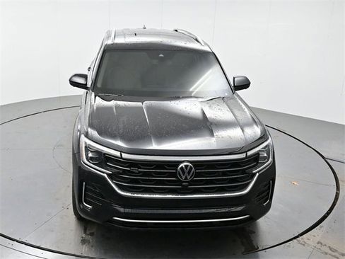 Used 2024 Volkswagen Atlas SEL Premium R-Line image 36