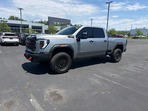 Used 2025 GMC Sierra 2500 AT4X w/ AT4X AEV Edition AWD/4WD image 3