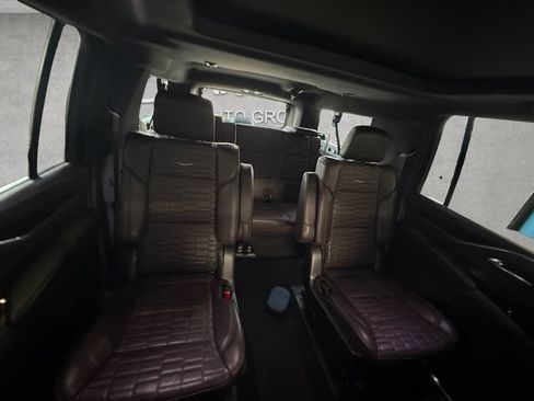 Used 2022 Cadillac Escalade ESV Premium Luxury Platinum w/ Heavy-Duty Trailer Package AWD/4WD image 22