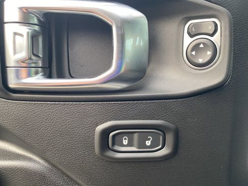 New 2025 Jeep Gladiator Sport AWD/4WD image 19