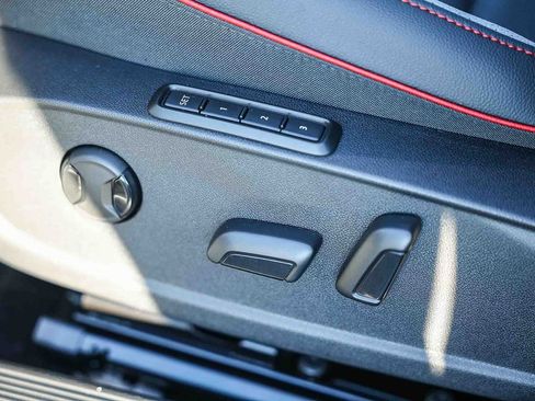 New 2026 Volkswagen GTI SE image 30