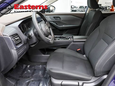 Used 2023 Nissan Rogue S image 21