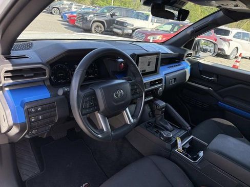 Certified 2025 Toyota Tacoma TRD Off-Road image 11