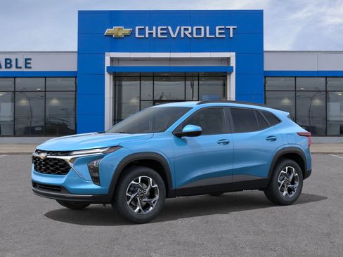 New 2026 Chevrolet Trax LT FWD image 2