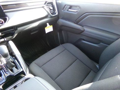 New 2025 GMC Canyon Elevation w/ Convenience Package image 11