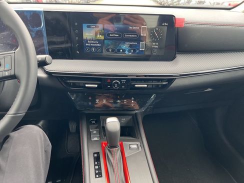 New 2025 Nissan Kicks SR AWD/4WD image 11
