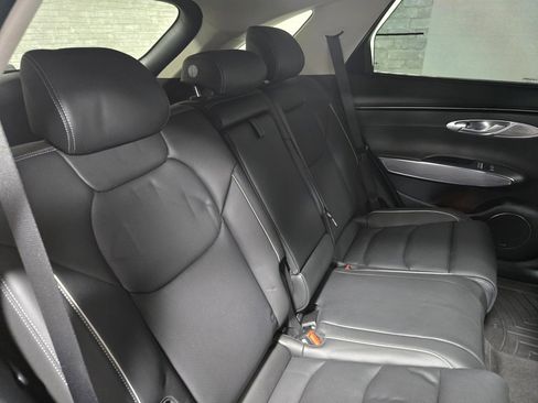 Used 2023 Genesis GV70 2.5T w/ Advanced Package image 53