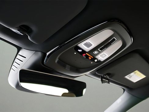 New 2025 Volvo XC60 B5 Ultra w/ Protection Package Premier image 25