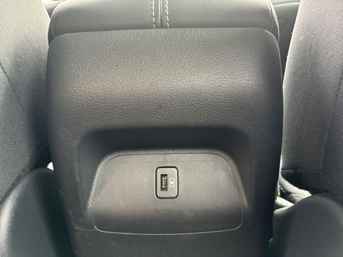 Used 2025 Nissan Sentra SV image 22