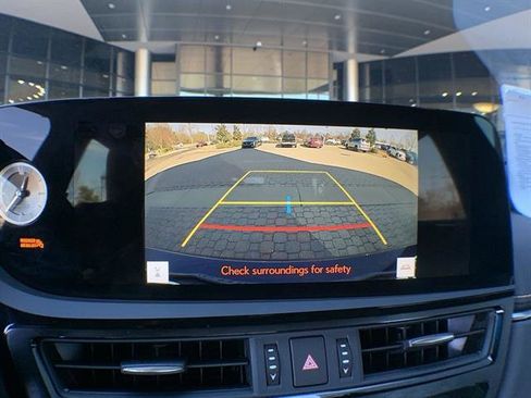 Certified 2025 Lexus ES 350 w/ Premium Package image 17