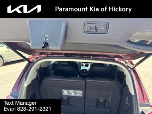 Used 2023 Kia Carnival SX Prestige FWD image 11