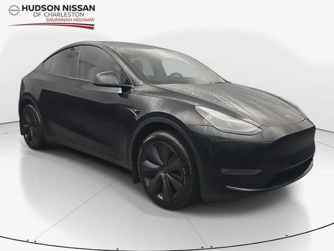 Used 2025 Tesla Model Y Long Range image 1