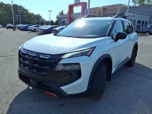 Certified 2025 Nissan Rogue SV AWD/4WD image 19