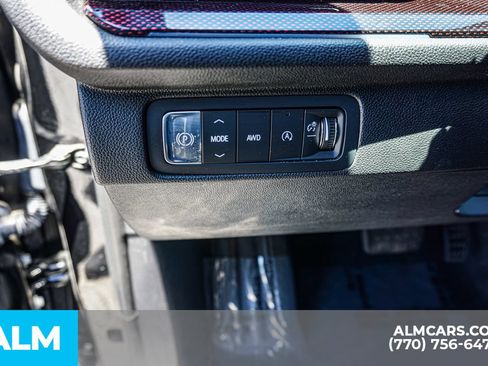 Used 2024 Chevrolet Traverse RS AWD/4WD image 39