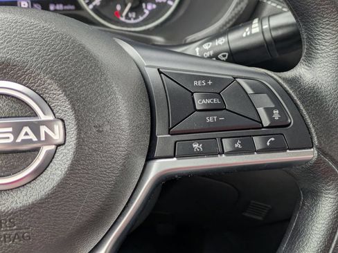 Used 2025 Nissan Sentra SV FWD image 21