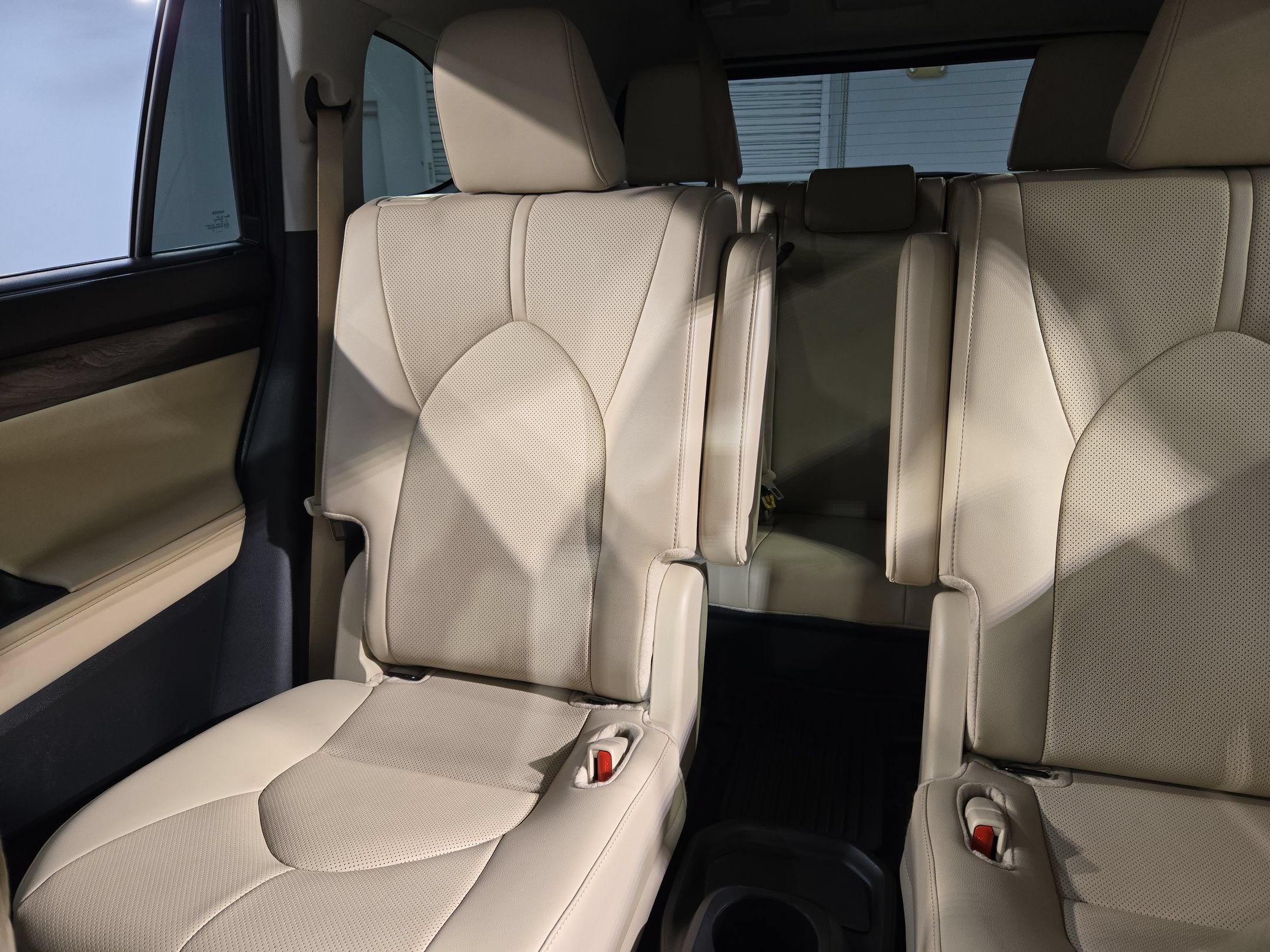 Used 2024 Toyota Highlander Limited AWD/4WD image 12