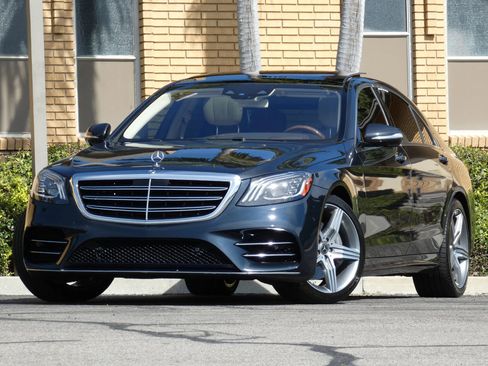 Used 2018 Mercedes-Benz S 560 Sedan image 4