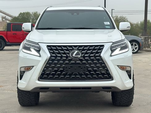 Used 2023 Lexus GX 460 Premium image 2