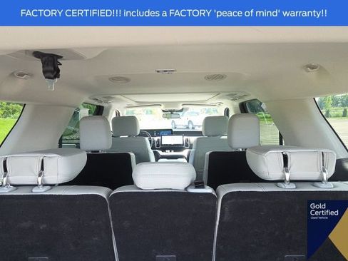 Certified 2025 Ford Expedition Max Platinum w/ Driver's Package AWD/4WD image 19