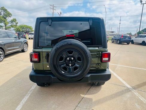 Used 2020 Jeep Wrangler Unlimited Sport AWD/4WD image 5