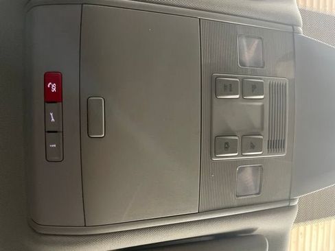 Used 2018 Volkswagen Atlas SE AWD/4WD image 25